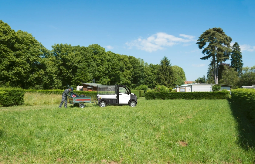  Mopedavto   AIXAM D-Truck D-Truck plateau ridelles.jpg